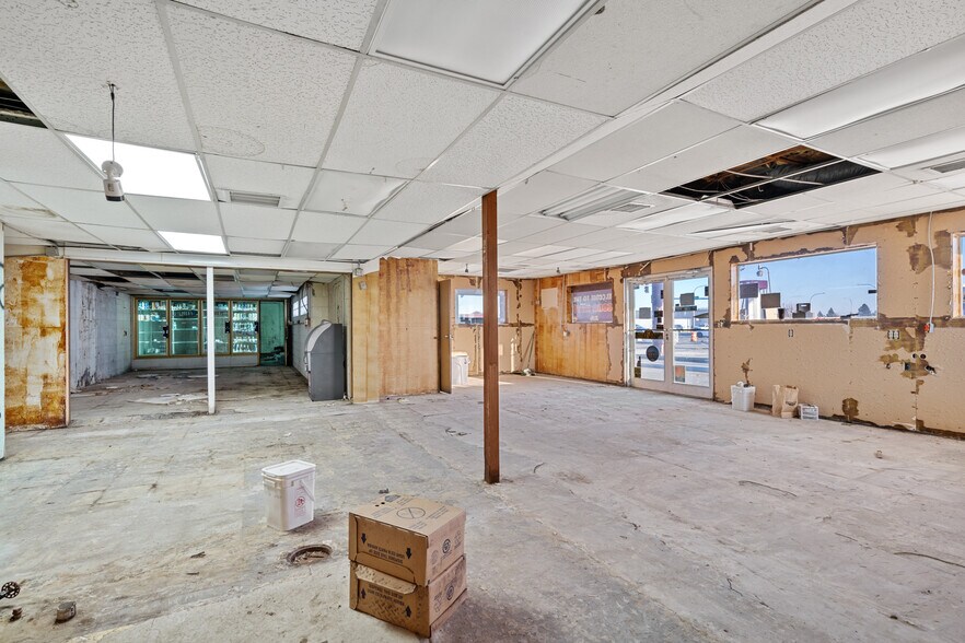 More Photos Of 1211 E Lewis St, Pasco Convenience Store For Sale