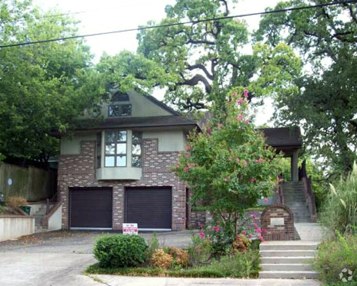 More Photos Of 1107 Edgewood Ave, Austin Office For Lease