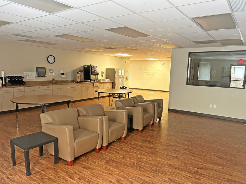 More Photos Of 28511 Orchard Lake Rd, Farmington Hills Medical For Sale