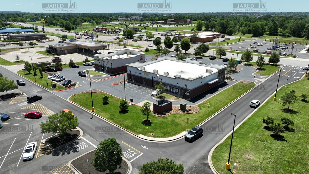 More Photos Of 4962 Elm Springs Rd, Springdale General Retail For Lease