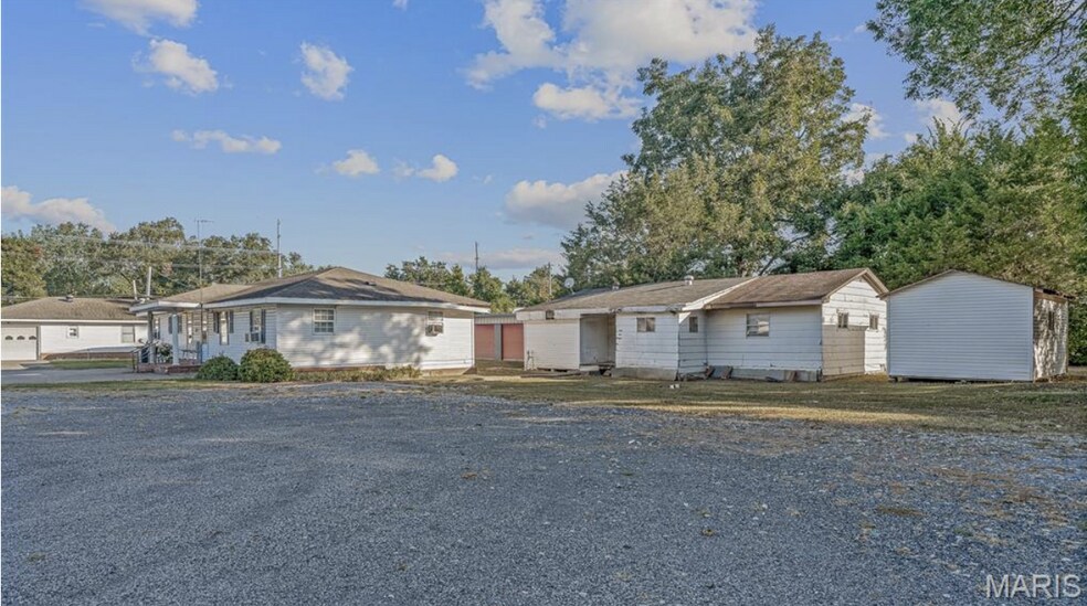 More Photos Of 510 N Walnut St, Steele General Retail For Sale