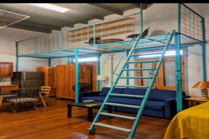 More Photos Of 828 E 15th St, Brownsville Office For Sale