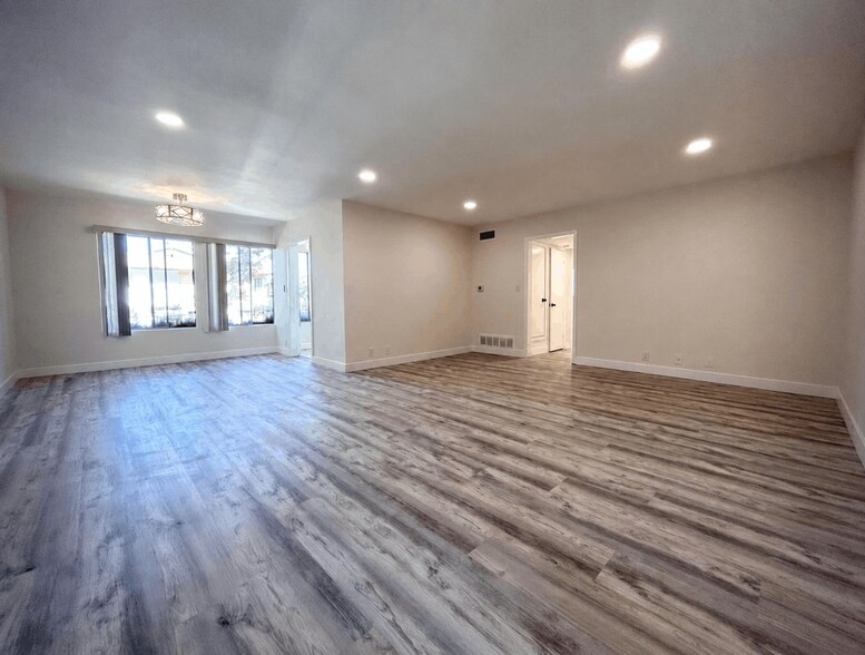 More Photos Of 439 S Oakhurst Dr, Beverly Hills Apartments For Sale
