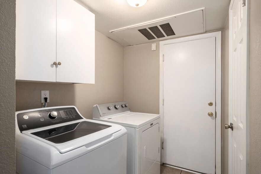 More Photos Of 4308 E Woodward Ave, Fresno Apartments For Sale