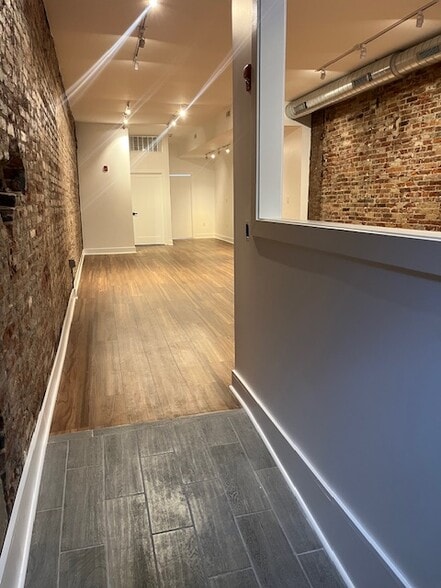 More Photos Of 763 S 4th St, Philadelphia Storefront Retail Office For Lease