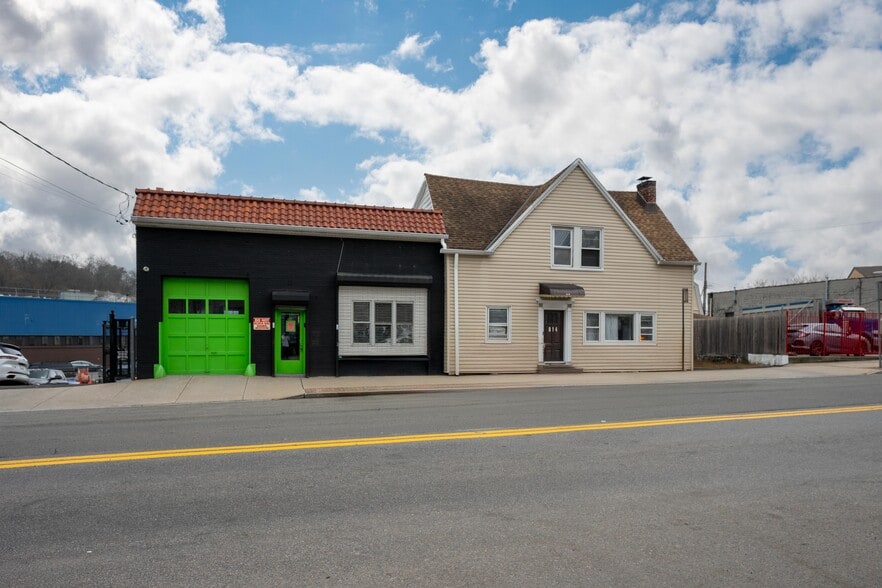 Primary Photo Of 914-920 Old Nepperhan Ave, Yonkers Storefront For Sale