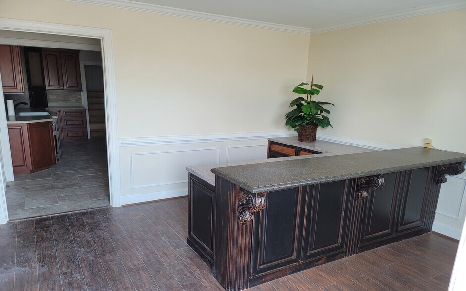 More Photos Of 809 Professional Pl W, Chesapeake Light Manufacturing For Sale