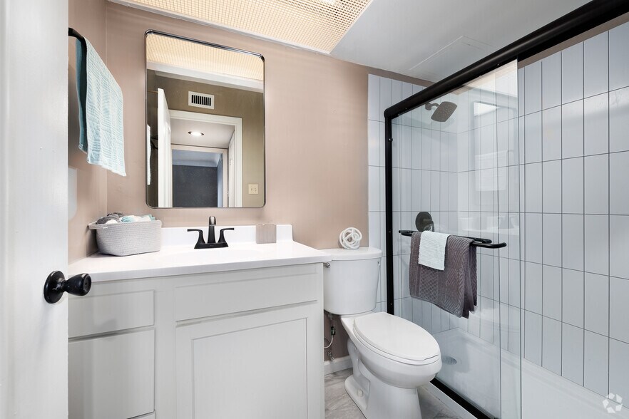 More Photos Of 1001 N McKnight Rd, Saint Louis Apartments For Sale