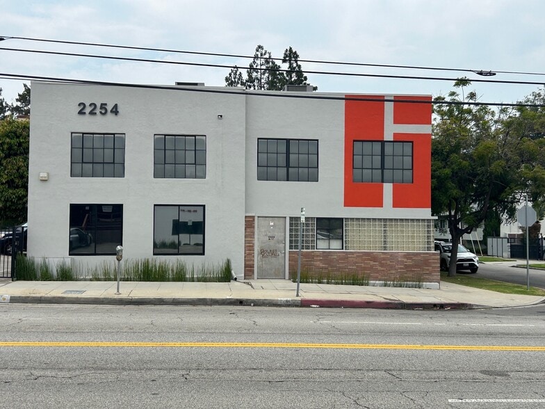 Primary Photo Of 2254 S Sepulveda Blvd, Los Angeles Loft Creative Space For Sale