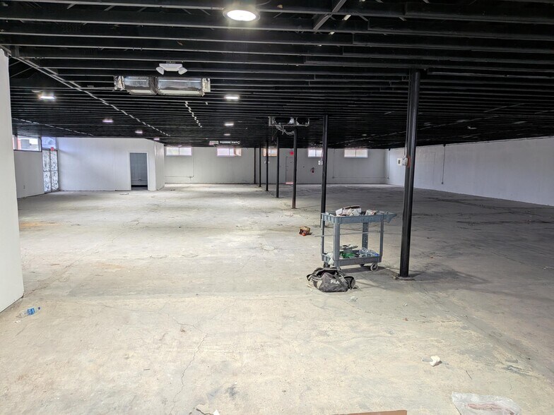 More Photos Of 830 E Sahara Ave, Las Vegas Loft Creative Space For Lease
