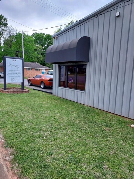 More Photos Of 301 N Logan St, Gaffney Auto Repair For Sale