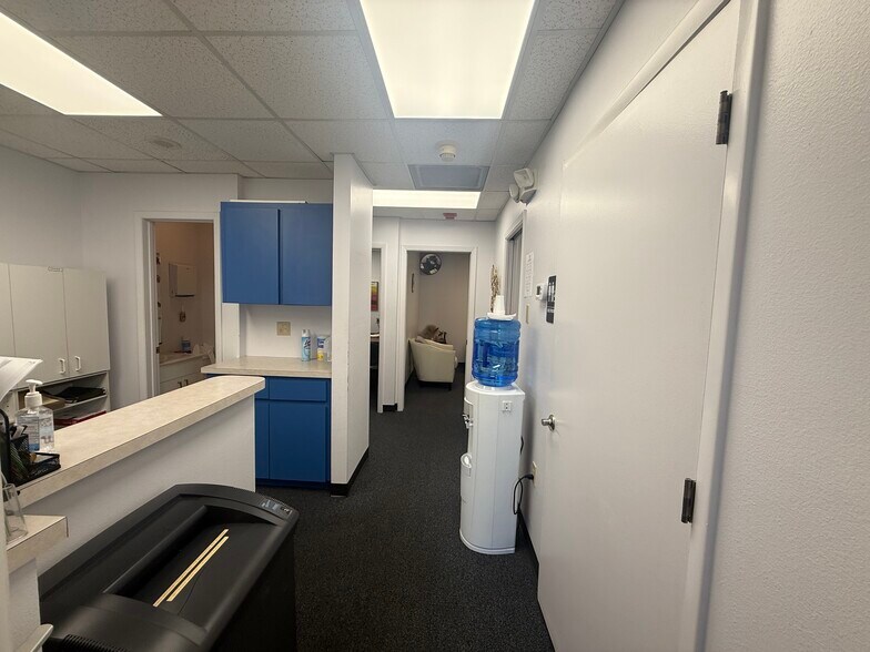 More Photos Of 1531 Tamiami Trl S, Venice Medical For Sale