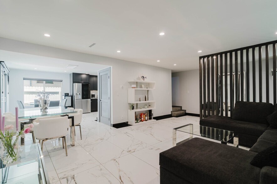 More Photos Of 4405 Ventura Canyon Ave, Sherman Oaks Apartments For Sale