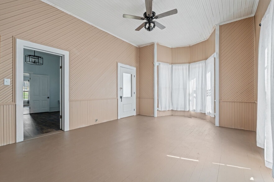 More Photos Of 206 Dowd St, Carthage Office For Sale