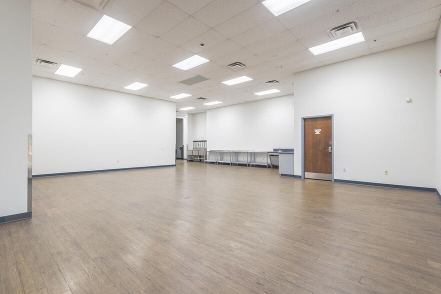 More Photos Of 2625 Scottsville Rd, Bowling Green Freestanding For Sale