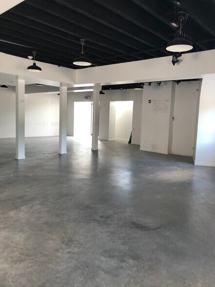 More Photos Of 37 Riveredge Rd, Tenafly Storefront Retail Office For Lease
