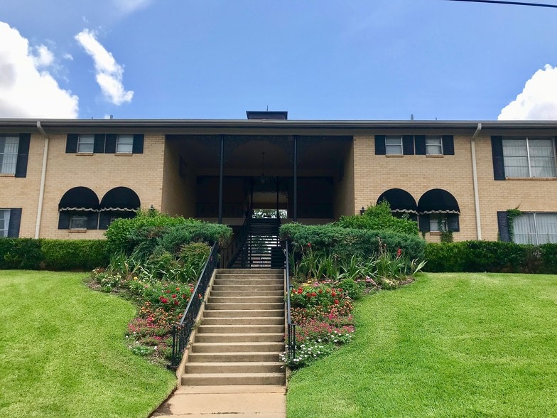 More Photos Of 528 S Saunders Ave, Tyler Hotel For Sale