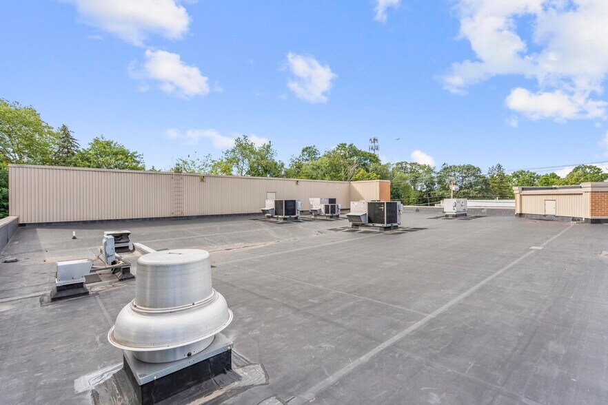 More Photos Of 1083 Boston Post Rd, Milford Drugstore For Lease