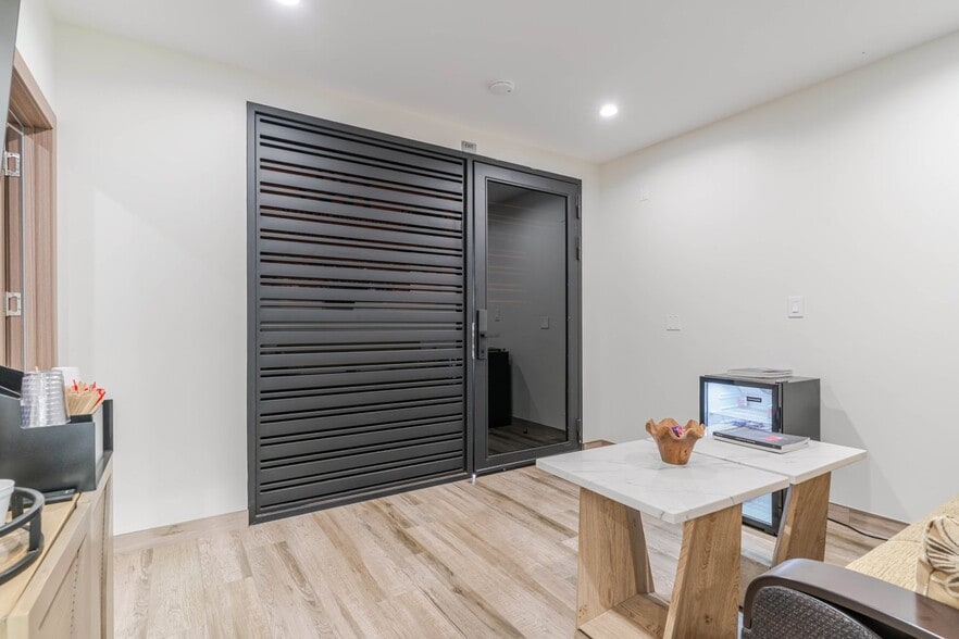 More Photos Of 11635-11637 Tuxford St, Sun Valley Warehouse For Sale