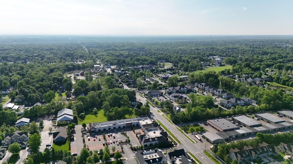 More Photos Of 10-106 Village Pointe Dr, Powell Flex For Lease