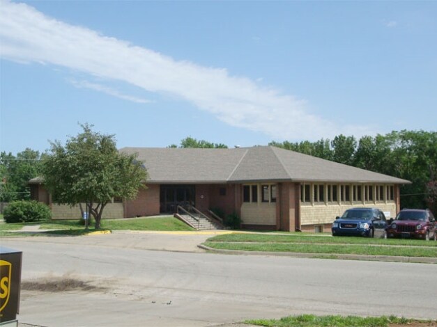 More Photos Of 2900 SW Wanamaker Dr, Topeka Office For Lease