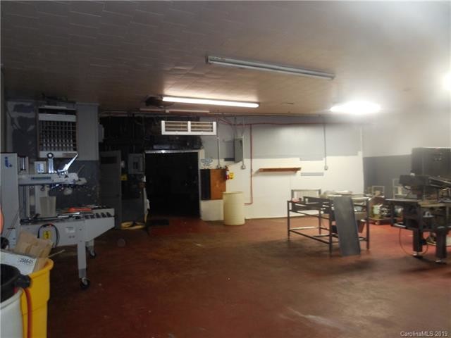 More Photos Of 181 Saluda St, Chester Warehouse For Lease