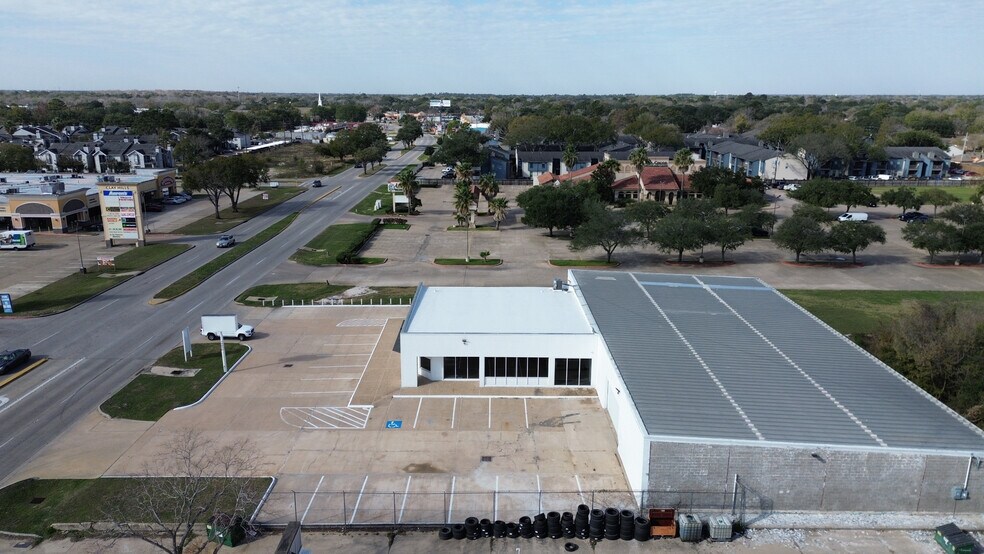 More Photos Of 16210 Clay Rd, Houston Auto Repair For Lease