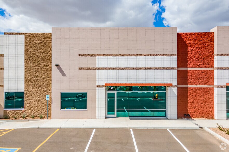 More Photos Of 11304 N Dysart Rd, Surprise Warehouse For Lease