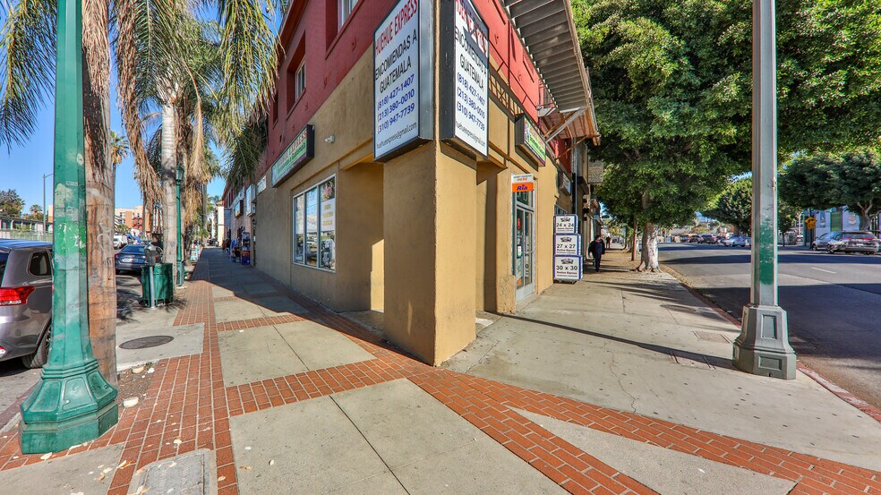 More Photos Of 1252 S Lake St, Los Angeles Storefront Retail Residential For Sale