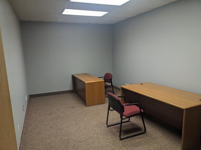 More Photos Of 12 Main St S, Minot Loft Creative Space For Lease