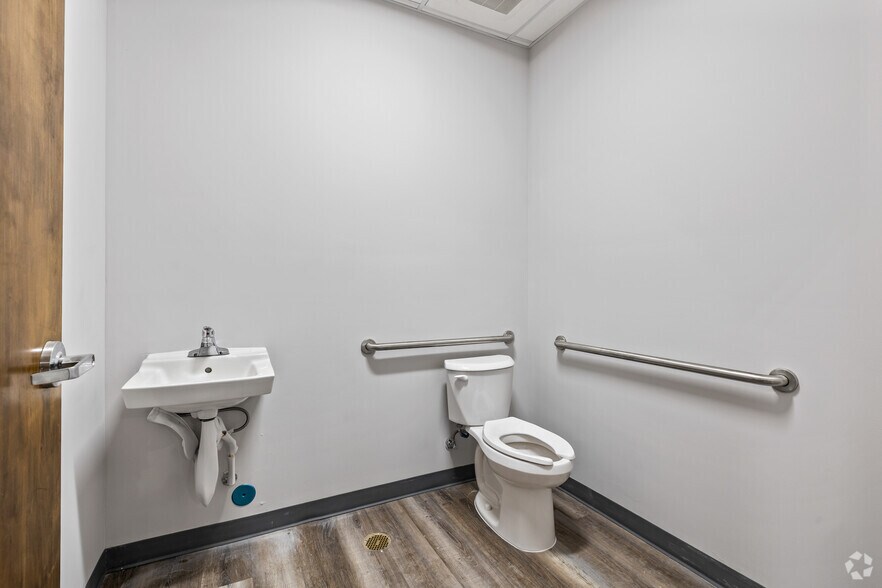 More Photos Of 7100 NW 36th Ave, Miami Warehouse For Lease