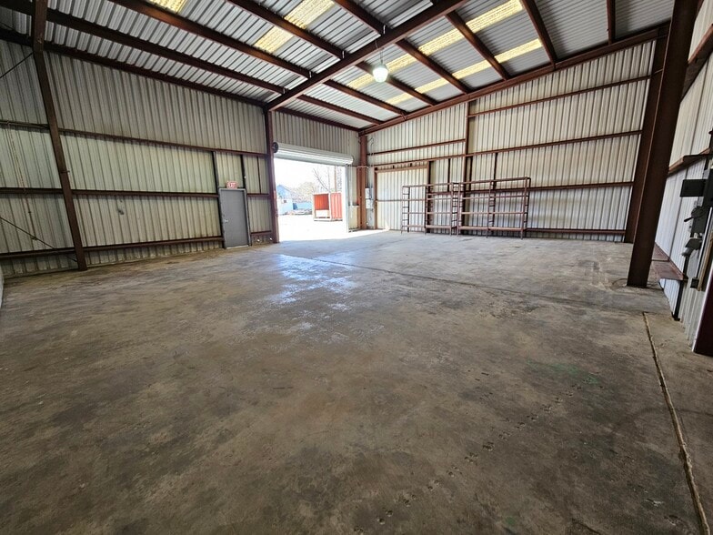 More Photos Of 1059 E 8th St, Upland Warehouse For Lease