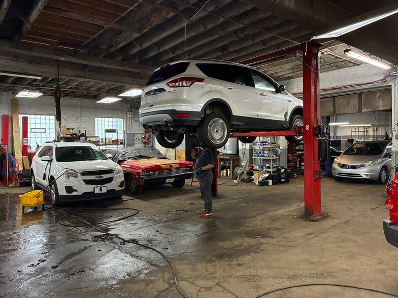 More Photos Of 12118 Lorain Ave, Cleveland Auto Repair For Lease