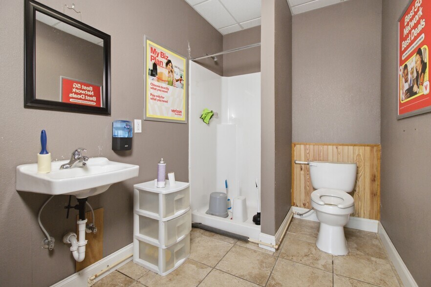 More Photos Of 1213 Highway 63, Houston General Retail For Sale