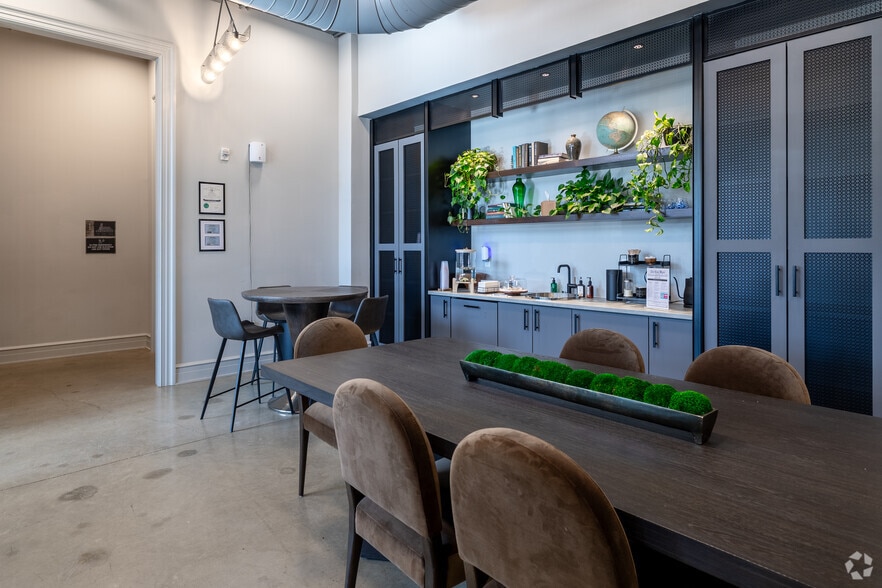 More Photos Of 146 Roberts St, Asheville Apartments For Lease