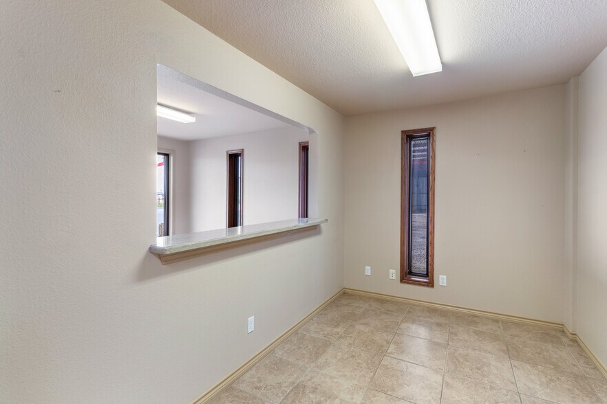 More Photos Of 3838 Endeavor Loop, Bryan Industrial For Lease