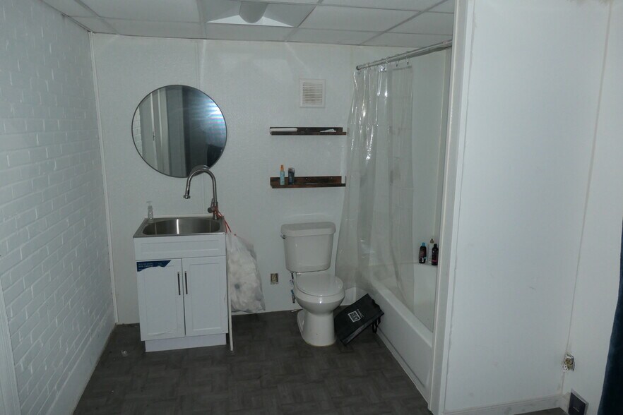 More Photos Of 7642 Park Place Blvd, Houston Office For Lease