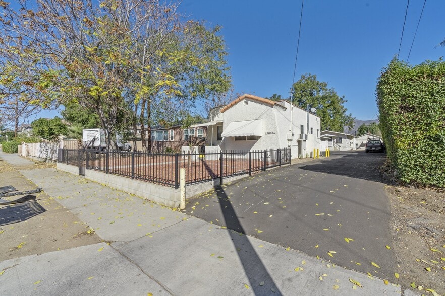 More Photos Of 12652 Bradley Ave, Sylmar Apartments For Sale