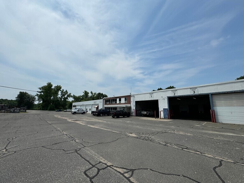 More Photos Of 372 Pasco Rd, Springfield Warehouse For Sale