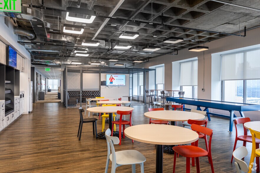 More Photos Of 33 Washington St, Newark Office For Lease