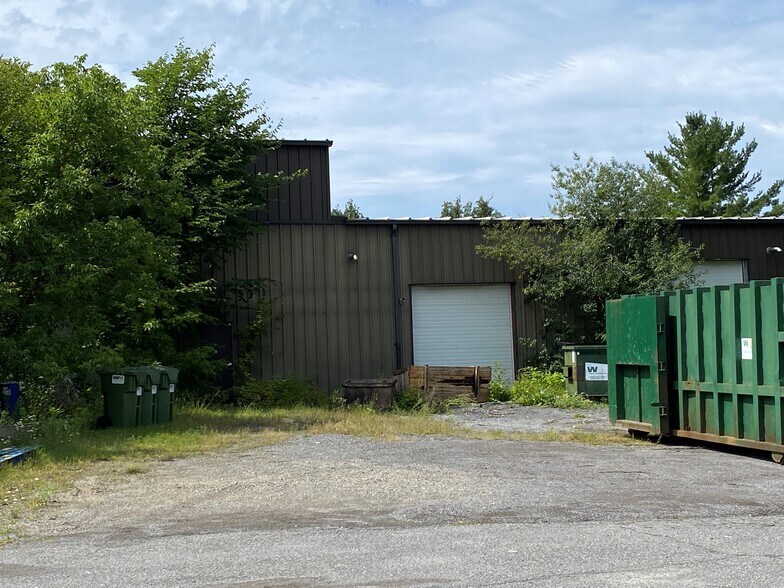 More Photos Of 38 Bruce Cres, Carleton Place Warehouse For Lease