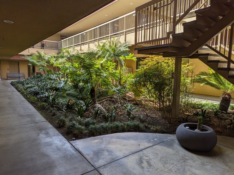 More Photos Of 559 N Mountain Ave, Upland Unknown For Lease