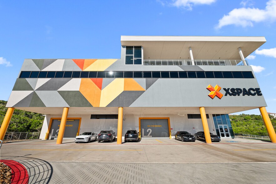 More Photos Of 4229 N FM 620 Hwy, Austin Showroom For Lease