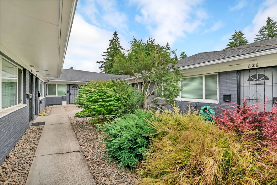 More Photos Of 206-240 NE 66th Ave, Portland Apartments For Sale