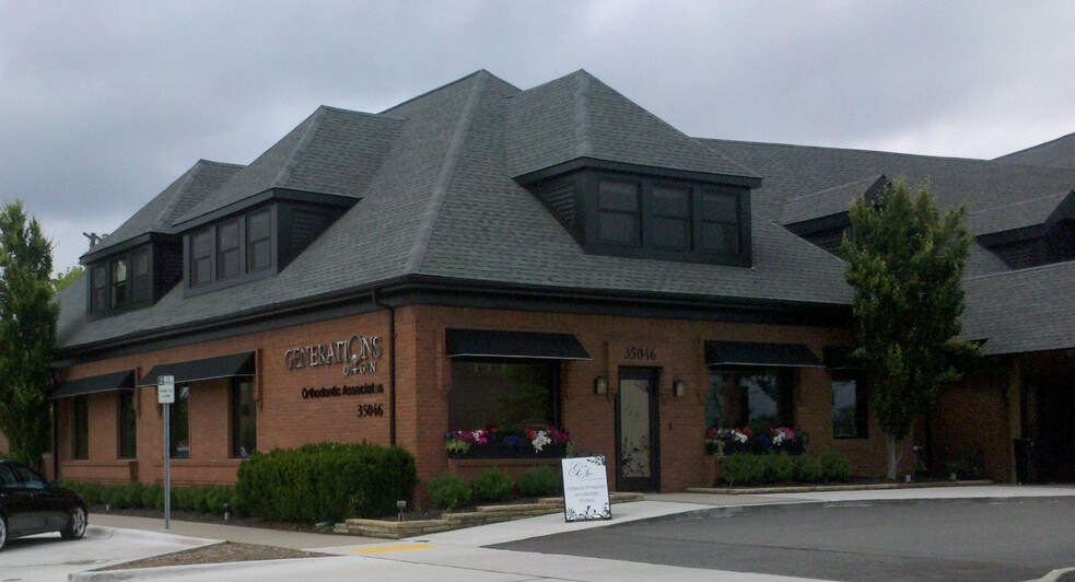 More Photos Of 35046 Woodward Ave, Birmingham Medical For Lease