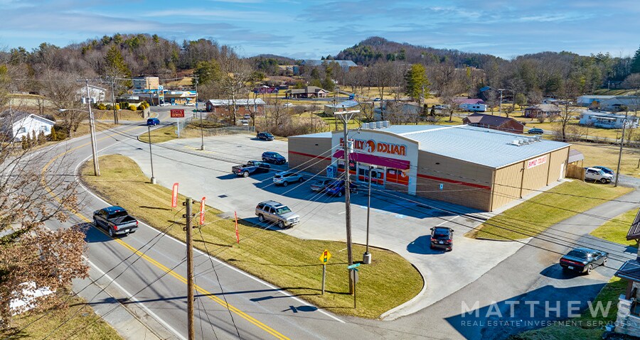 More Photos Of 216 Park Ave NE, Wise Freestanding For Sale