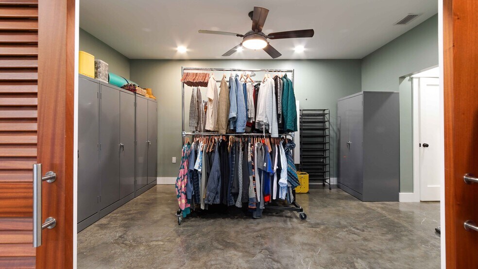 More Photos Of 17629 Cordova Pl, Panama City Beach Industrial For Sale