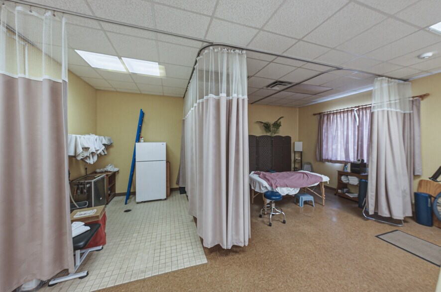 More Photos Of 1214 W Reynolds St, Plant City Office For Sale