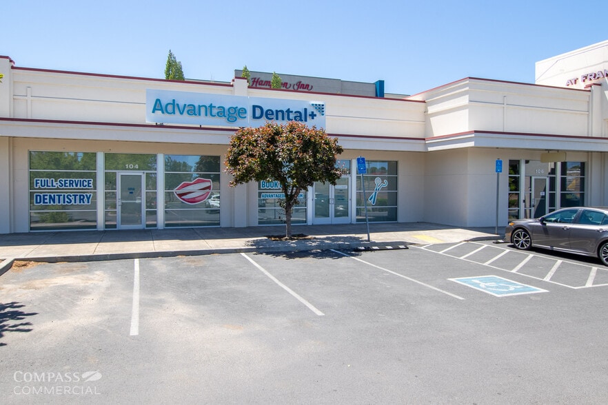 More Photos Of 3835 SW 21st St, Redmond Unknown For Lease