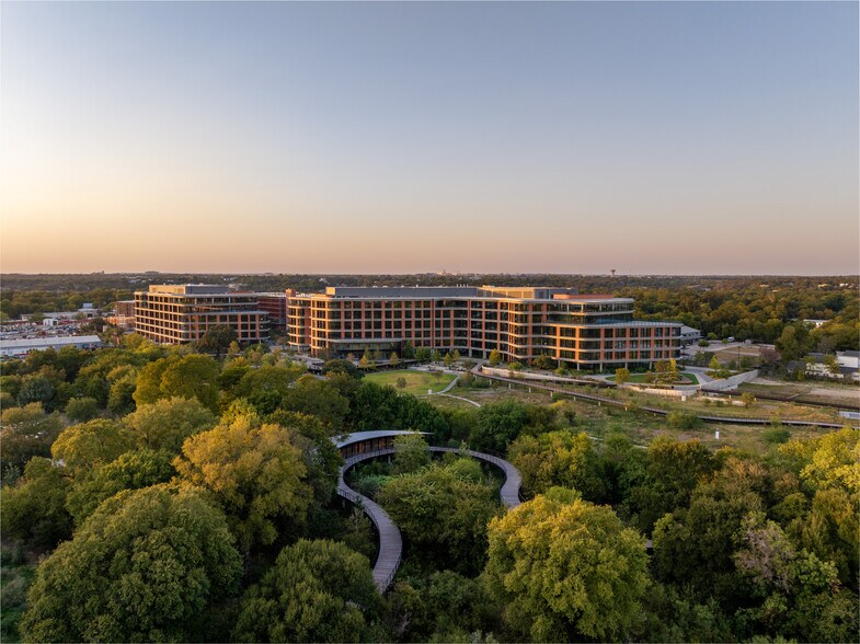 More Photos Of 1017 Springdale Rd, Austin Unknown For Lease